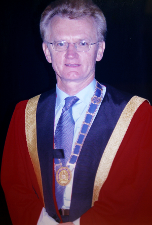 Dr Bill Glasson