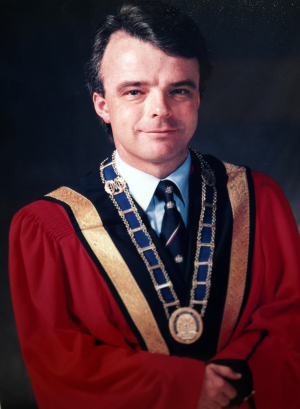 Dr Brendan Nelson