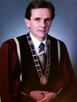Dr Keith Woollard 