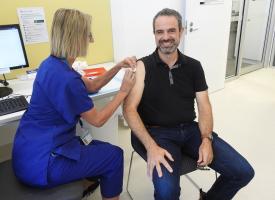 AMA President Dr Omar Khorshid receiving vaccination