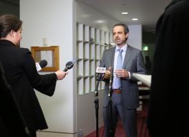 AMA President Dr Omar Khorshid addressing media in Canberra