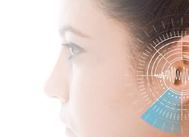 woman with tinnitus