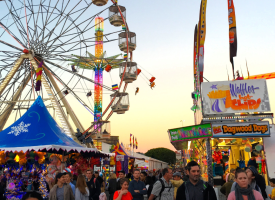 Ekka crowds in Sideshow Alley