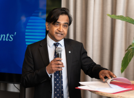 Peter gives speech at Presidents Breakfast