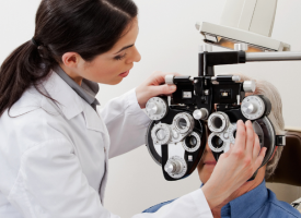 Optometrist 